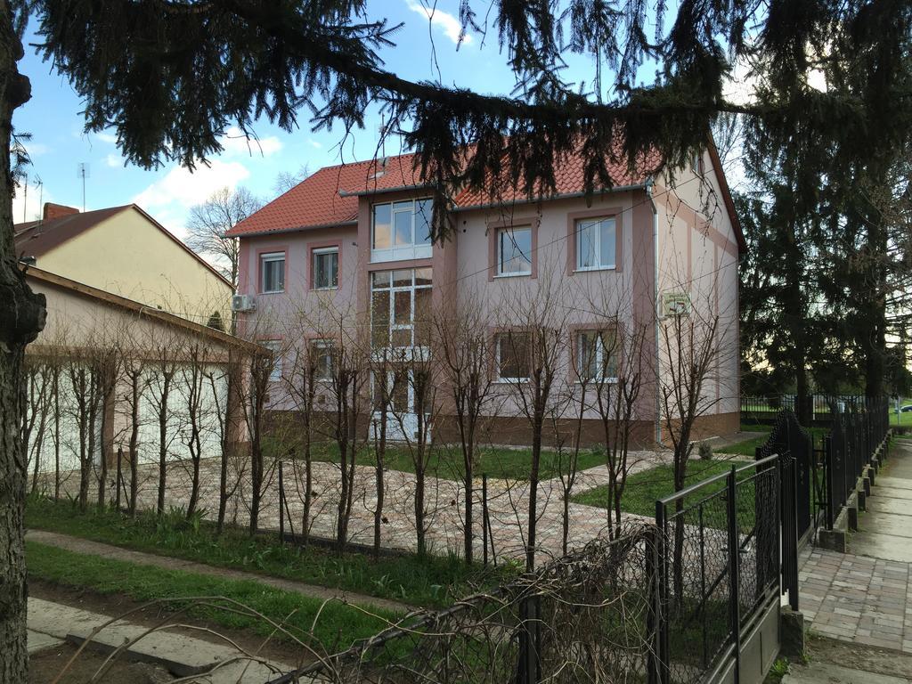 Platan Apartman Hajdúszoboszló Екстериор снимка