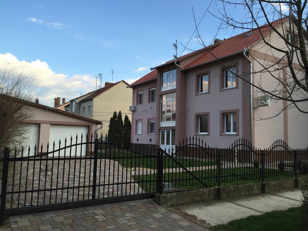 Platan Apartman Hajdúszoboszló Екстериор снимка